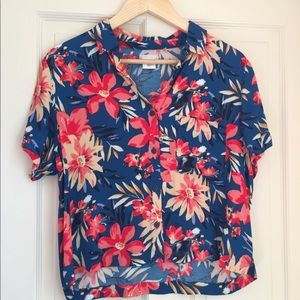 Urban Outfitters Hawaiian shirt size medium